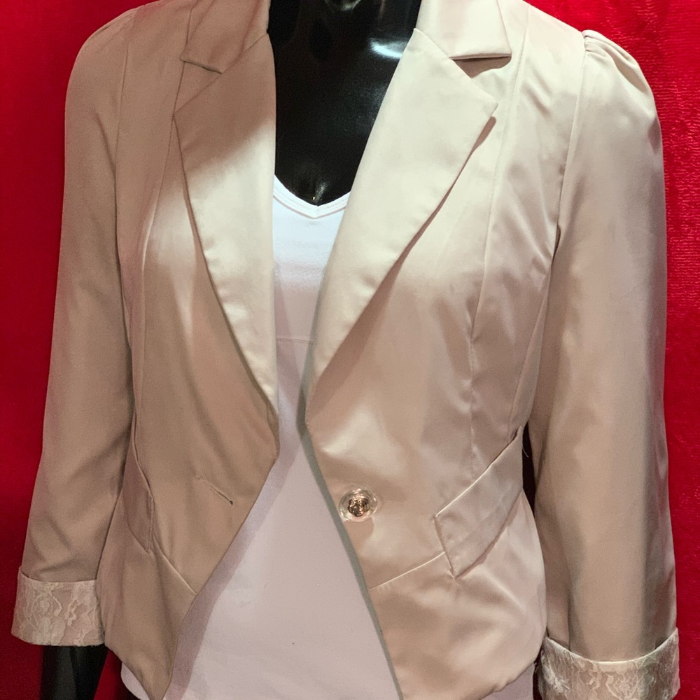 “XXFS” Dressy Jacket !!   Size M. NWOT